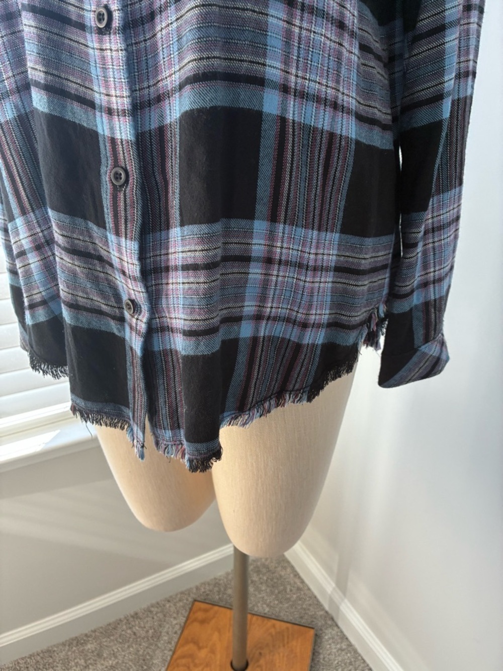 Cloth & Stone Anthropologie Women's Blue Raw Hem Flannel Button Down - Picture 3 of 9